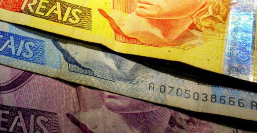 Trabalhar por 6 reais o artigo é o mesmo que pedir emprego numa empresa de call center
