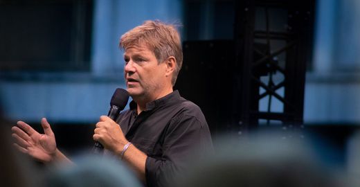 A Importância de Estar Atualizado: Como Palestras de CEOs Inspiram e Transformam Estratégias de Vendas