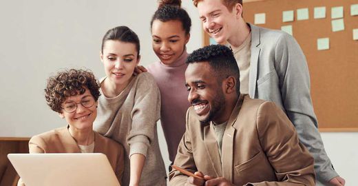 Como criar um nome para empresa de roupa moderno e criativo