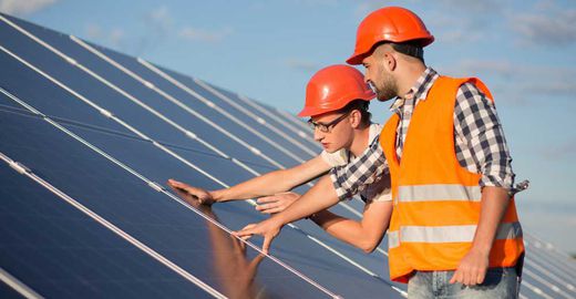 4 passos para economizar na compra de equipamentos de energia solar pela Internet