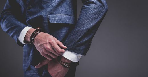 Como Usar Pulseira Masculina com Estilo e Elegância